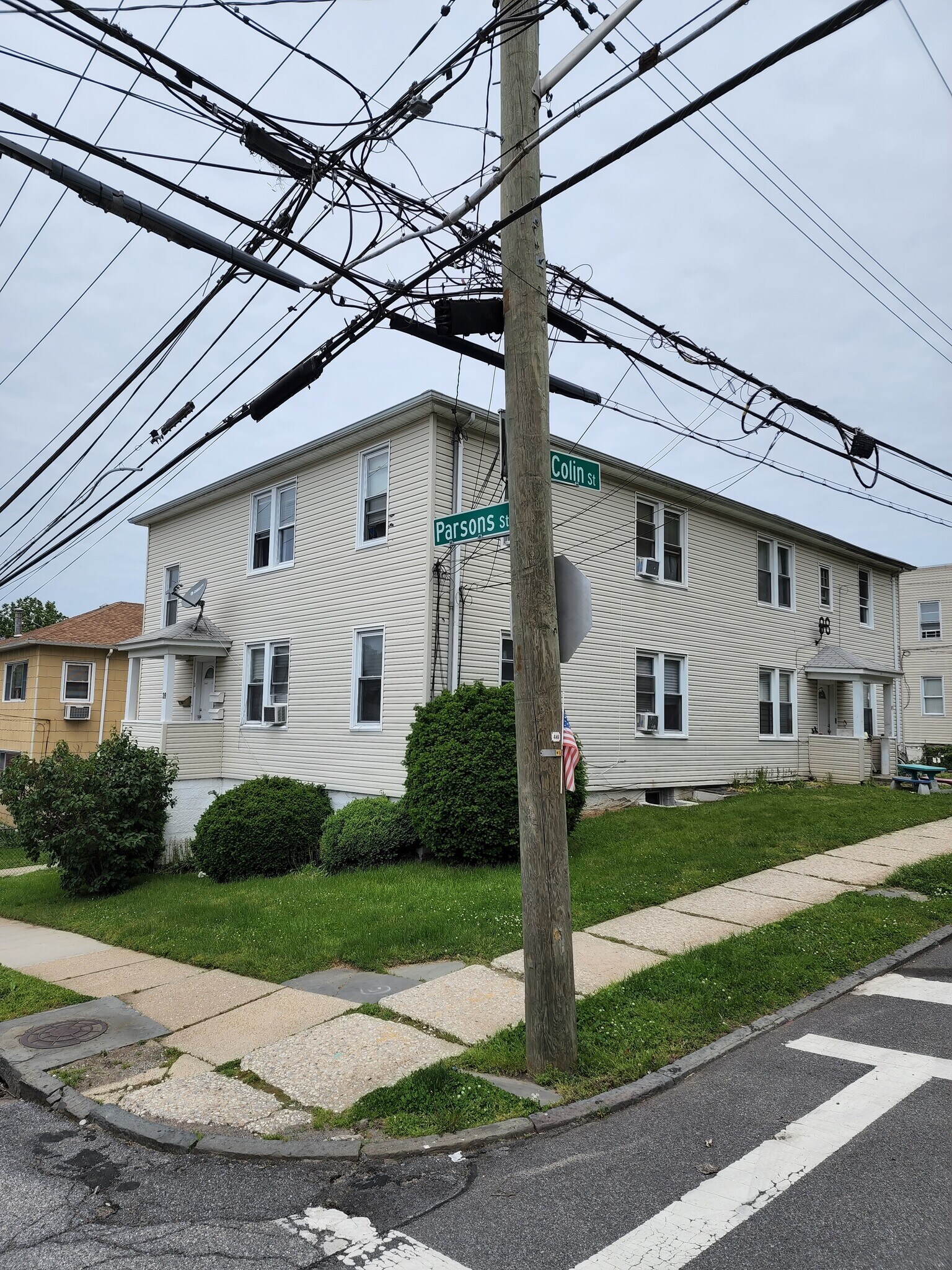 83 Colin St, Yonkers, NY for sale Primary Photo- Image 1 of 1