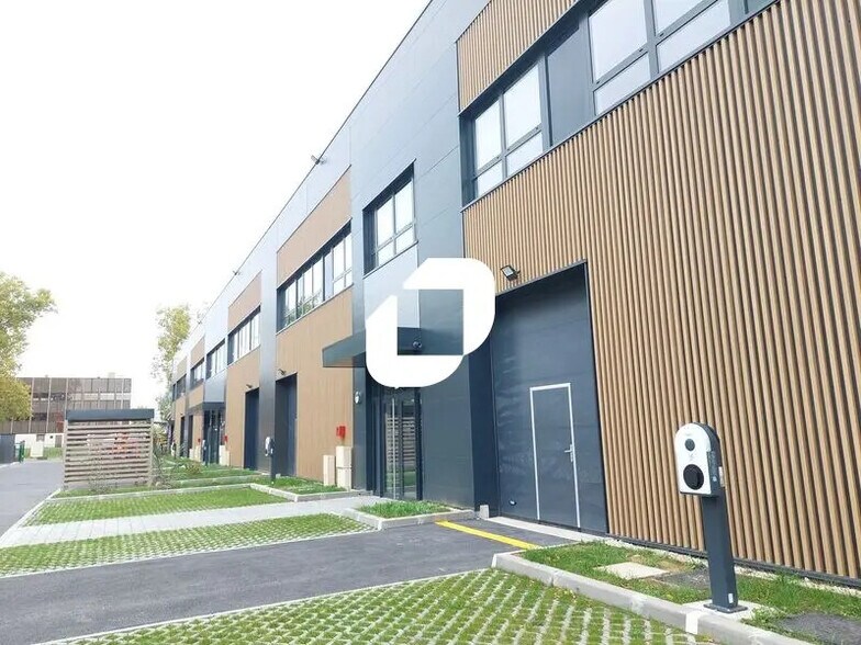 6 Bis Rue Denis Papin, Trappes for lease - Building Photo - Image 3 of 16