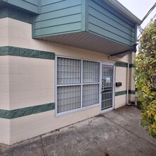 1975 Boxwood Rd, Nanaimo, BC for lease Building Photo- Image 1 of 11