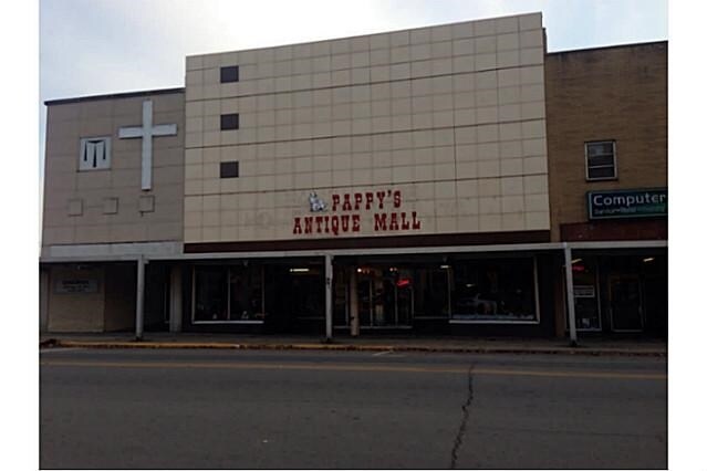 103 1st Ave W, Newton, IA for sale - Primary Photo - Image 1 of 1