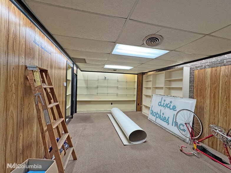 105 Calvin Dr, Columbia, SC for lease - Building Photo - Image 3 of 10
