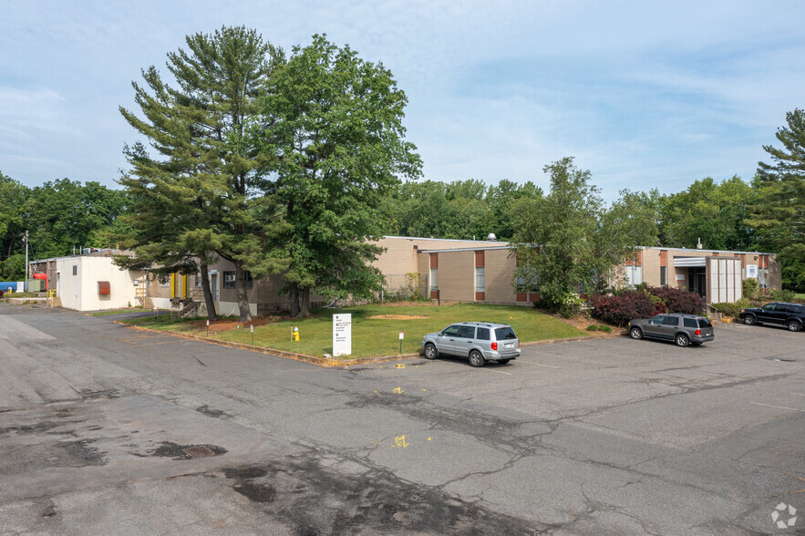 524 Route 303, Orangeburg, NY for lease - Primary Photo - Image 1 of 14