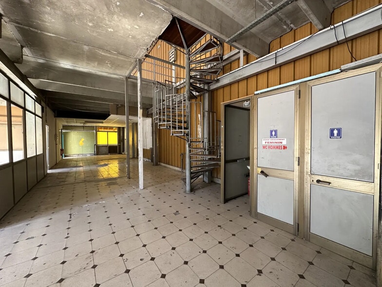 Flex in Saint-Jeannet for lease - Building Photo - Image 2 of 5