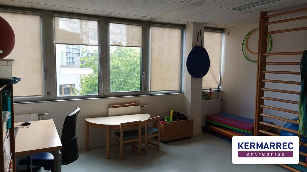 Office in Nantes for lease - Building Photo - Image 2 of 6