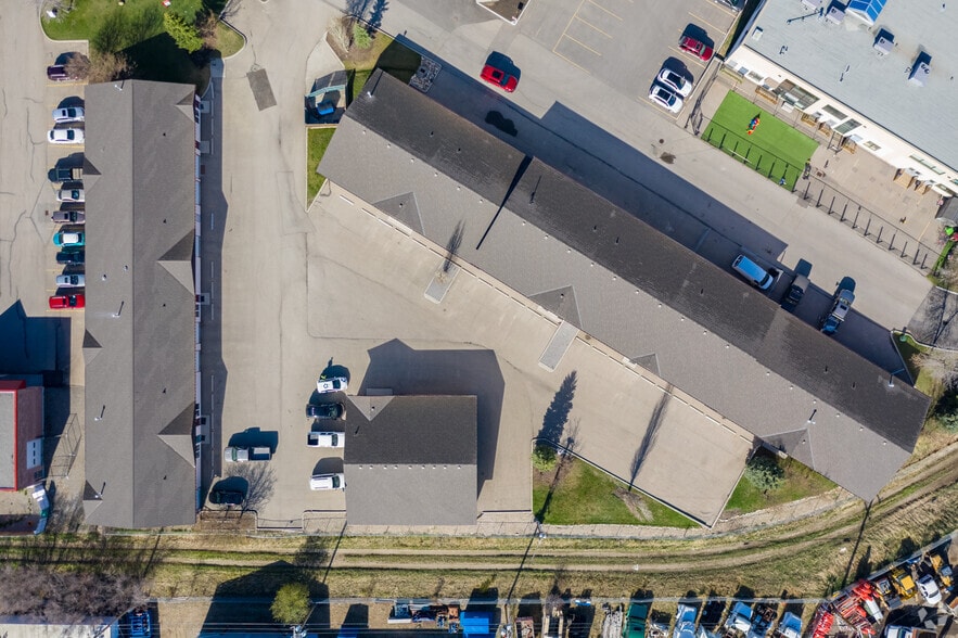 109 Stockton Pt, Okotoks, AB for lease - Aerial - Image 3 of 10
