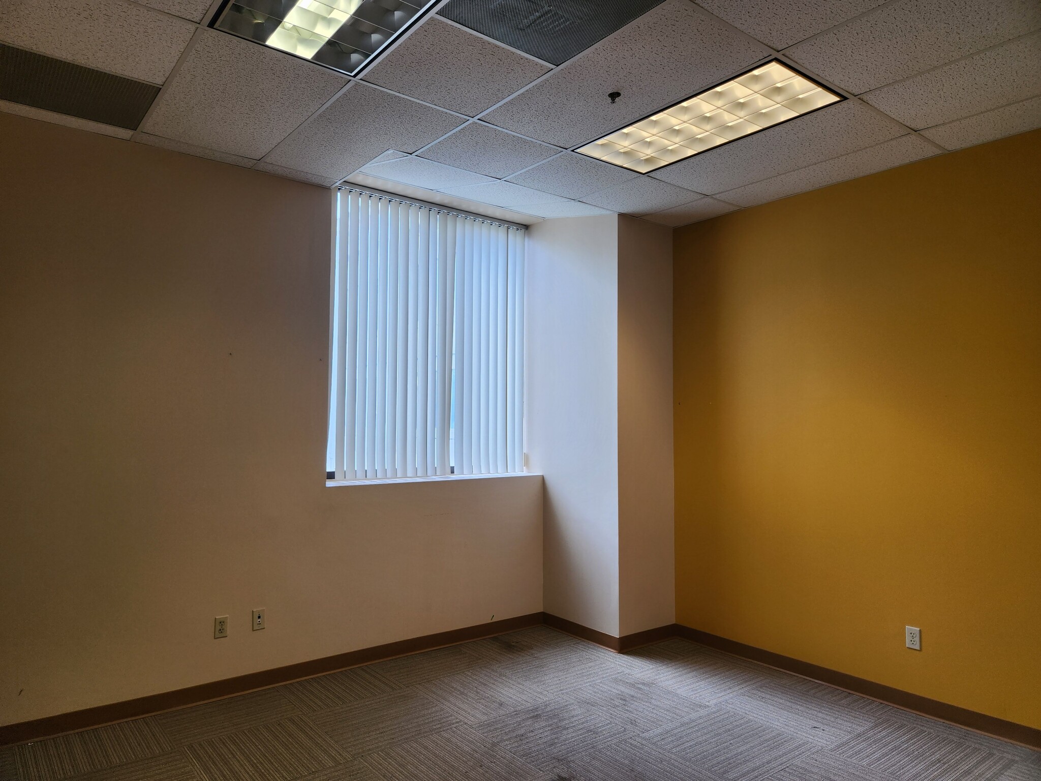 290 Pratt St, Meriden, CT for lease Interior Photo- Image 1 of 1