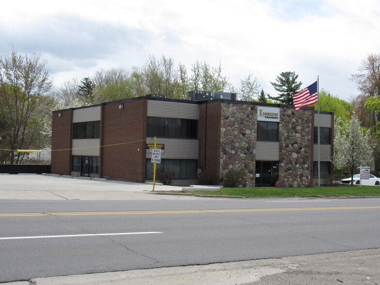 1877 Orchard Lake Rd, Bloomfield Township, MI for sale - Building Photo - Image 3 of 21