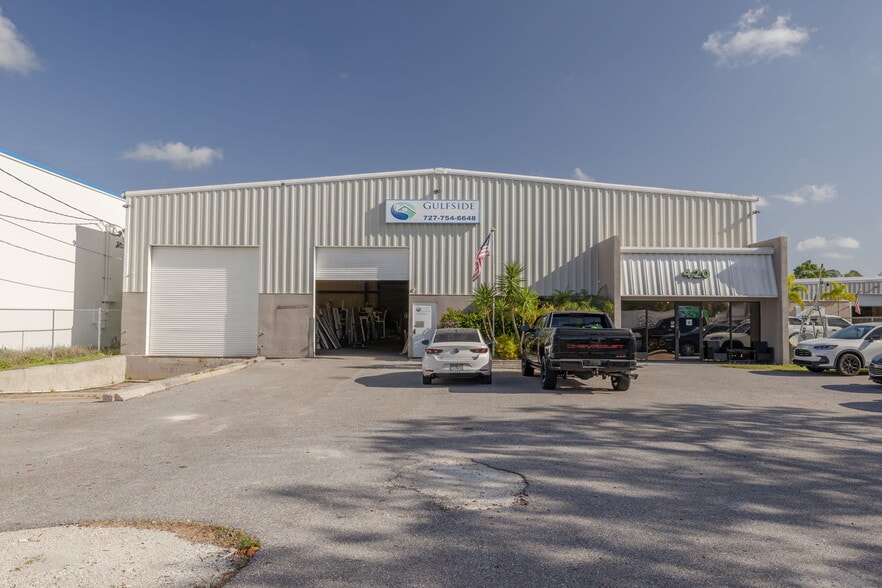 420 Roberts Rd, Oldsmar, FL for sale - Building Photo - Image 2 of 13