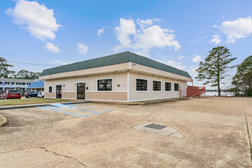 1721 N King St, Hampton, VA for lease - Building Photo - Image 1 of 8