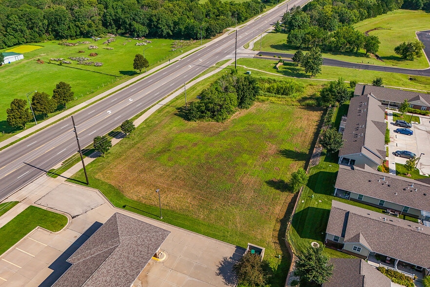 201 Village Lake Drive, Derby, KS for sale - Building Photo - Image 3 of 30