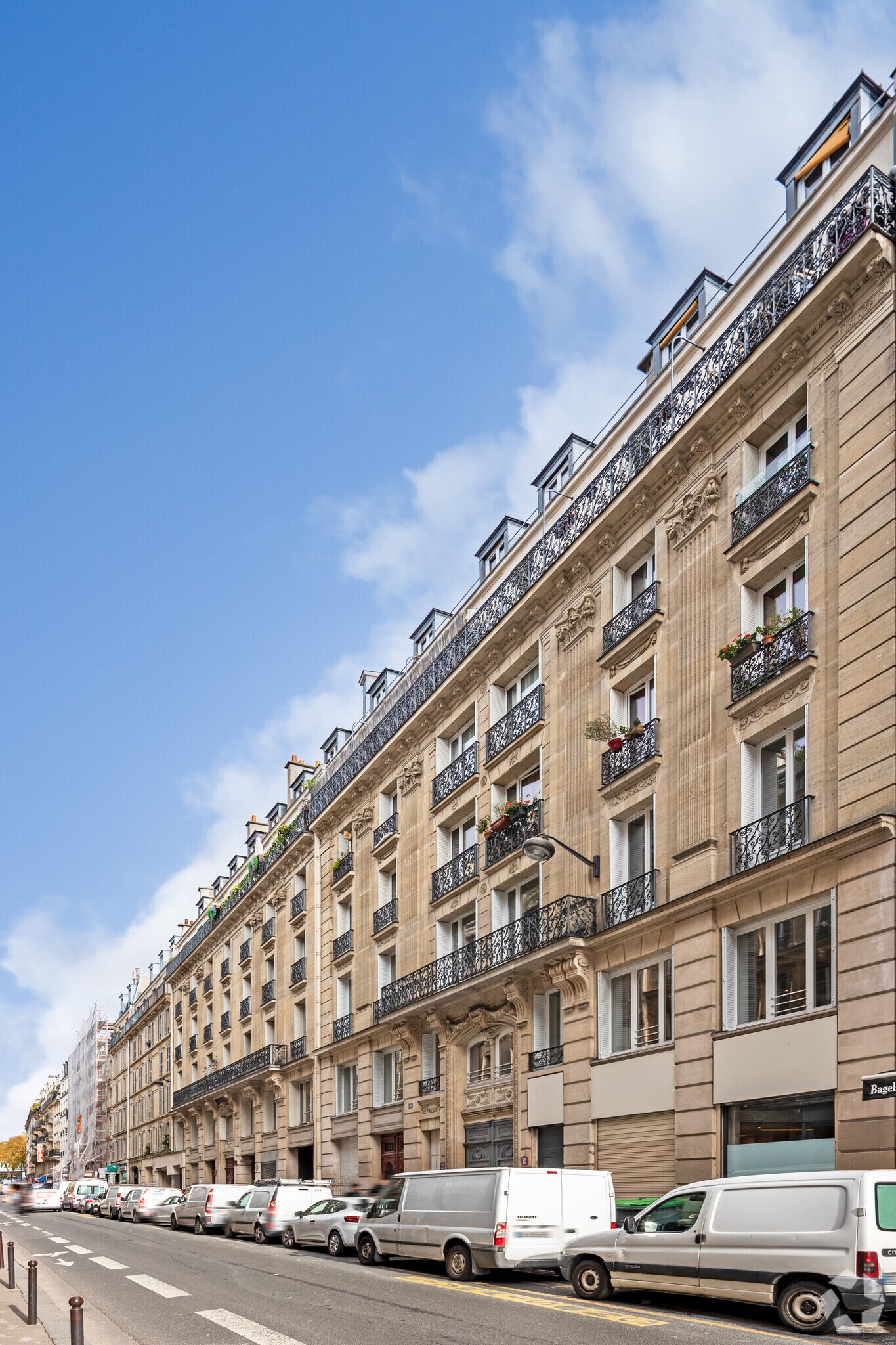 148 Rue Du Faubourg Poissonnière, Paris for lease Primary Photo- Image 1 of 2