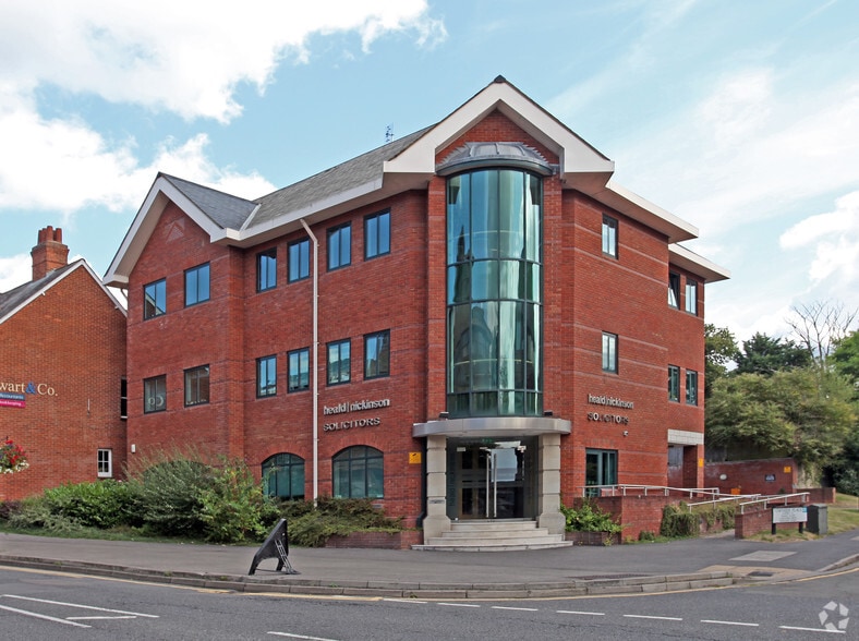 Knoll Rd, Camberley for sale - Primary Photo - Image 1 of 1