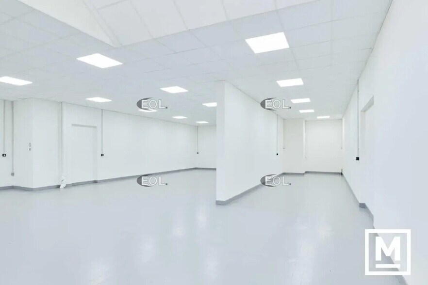 Industrial in Montreuil for lease - Interior Photo - Image 3 of 65