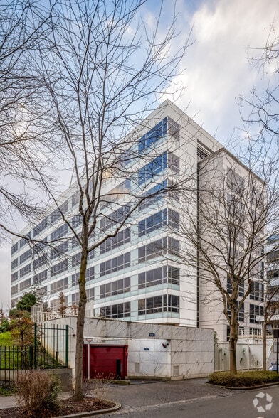 1 Rue De L'Union, Rueil-Malmaison for lease - Building Photo - Image 2 of 10
