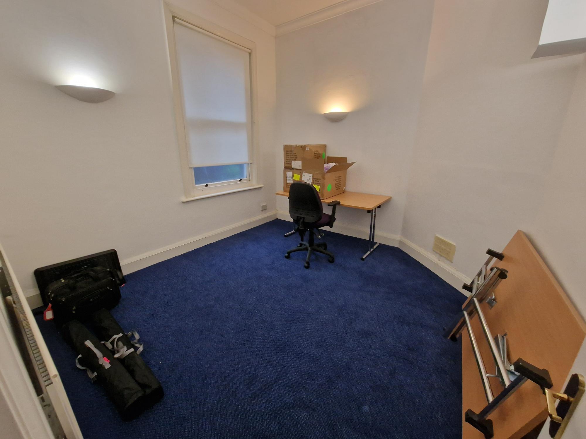 19 Liverpool Gdns, Worthing for lease Interior Photo- Image 1 of 6