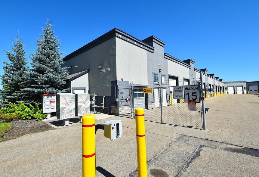 9903 209 St NW, Edmonton, AB for sale - Building Photo - Image 3 of 23