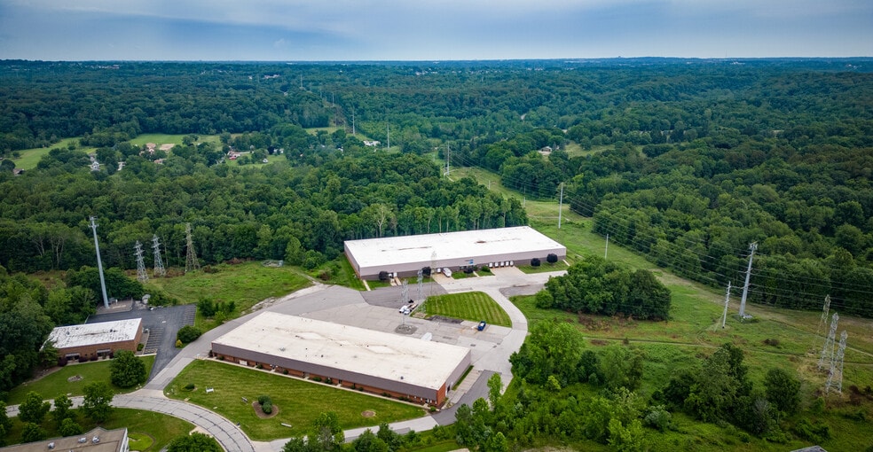 7640 Hub Pky, Valley View, OH for lease - Building Photo - Image 3 of 3