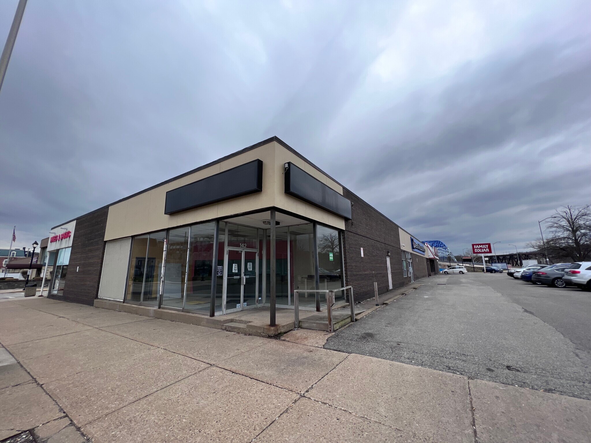 130-142 Lysle Blvd, Mckeesport, PA for sale Primary Photo- Image 1 of 1