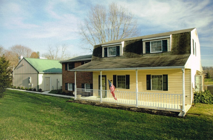 4917 Homeville Rd, Cochranville, PA 19330