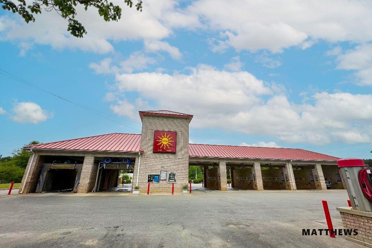 750 Veterans Pkwy W w, Clayton, NC for sale Primary Photo- Image 1 of 4