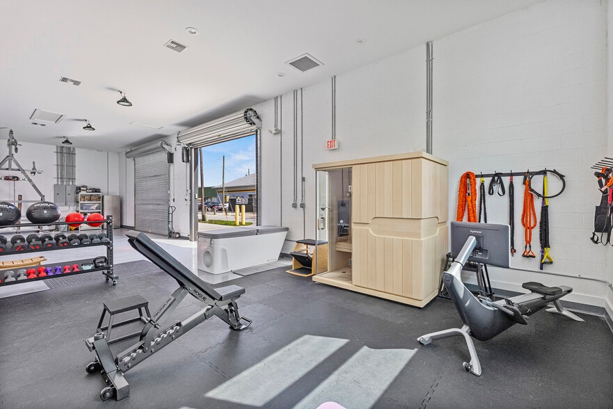 319 SE Florida St, Stuart, FL for sale - Interior Photo - Image 3 of 11