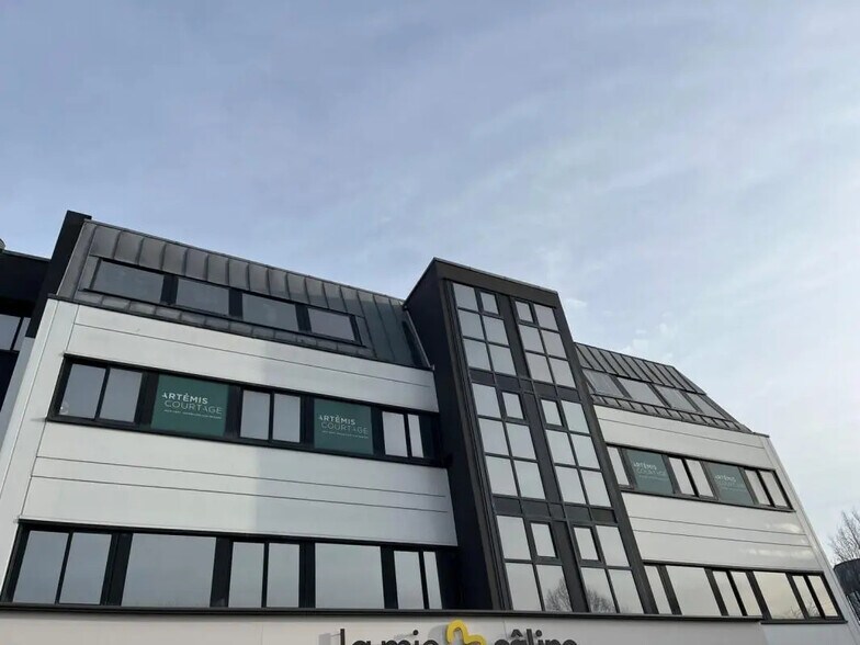 38 Rue Jules Verne, Orvault for sale - Building Photo - Image 1 of 7