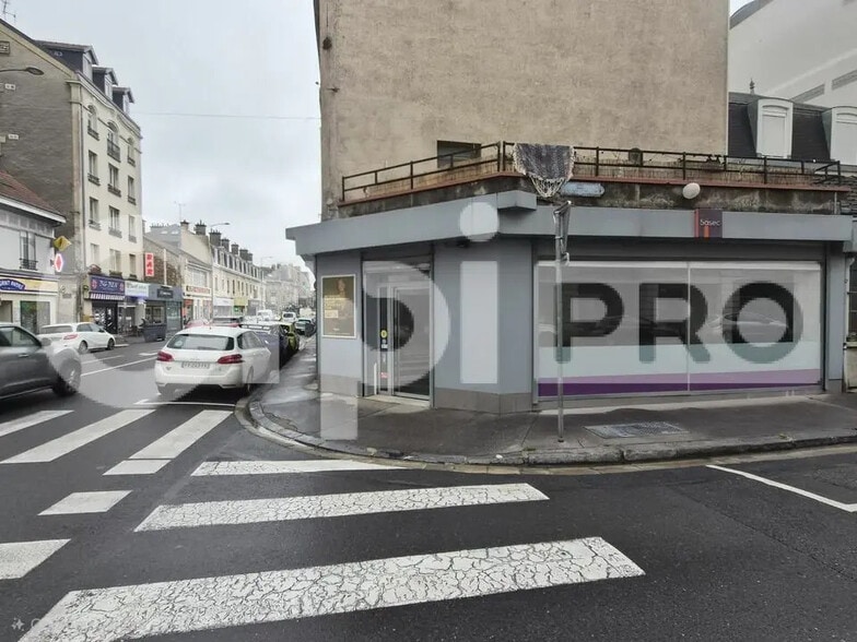 Retail in Reims for lease - Building Photo - Image 1 of 5