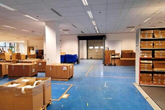 Jays Close, Basingstoke for lease Interior Photo- Image 2 of 2