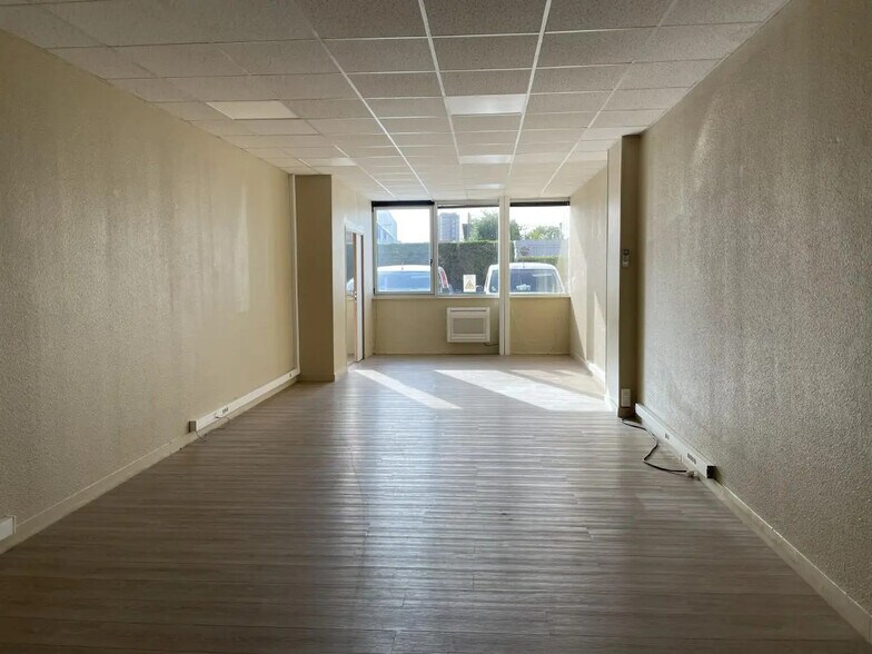 Flex in Le Plessis-Bouchard for sale - Interior Photo - Image 2 of 16