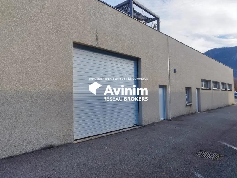 Flex in Cluses for lease Building Photo- Image 1 of 4