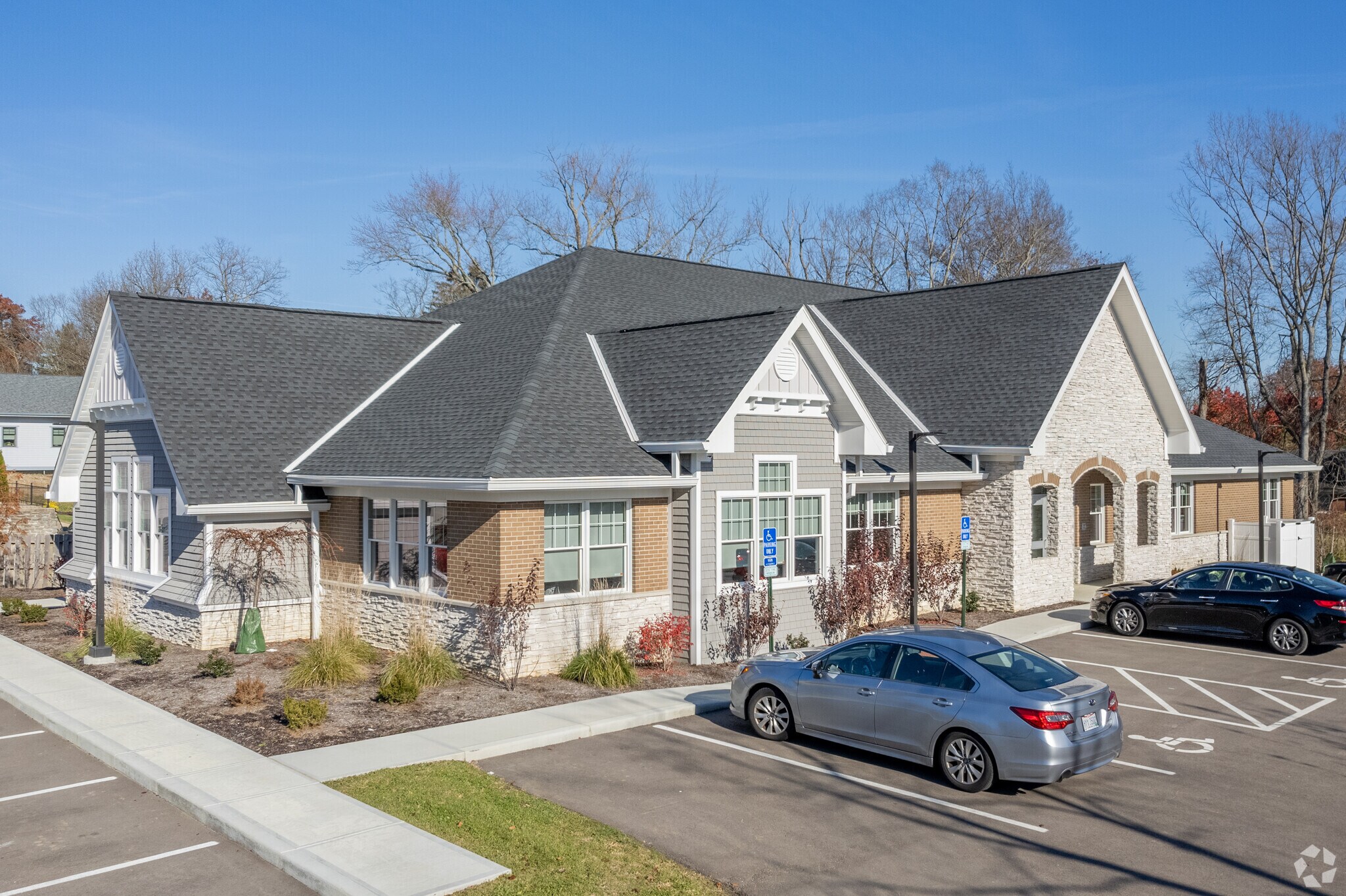 8784 Montgomery Rd, Cincinnati, OH for sale Building Photo- Image 1 of 1