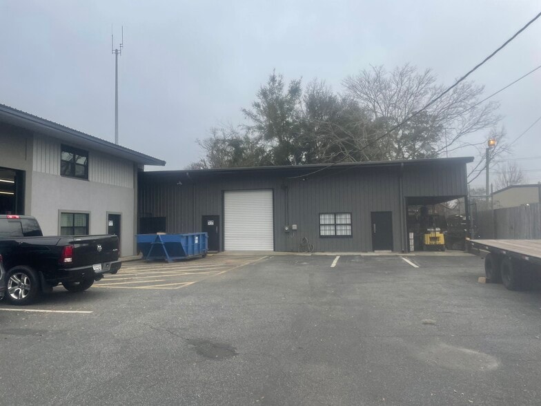 2135 Rowland Ave, Savannah, GA for lease - Building Photo - Image 2 of 8