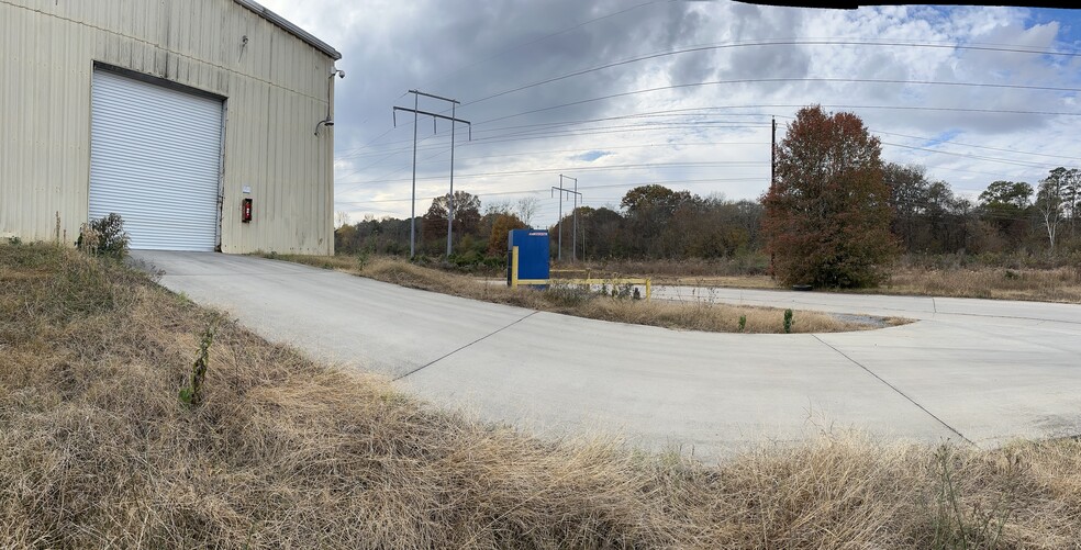 232 S Industrial Blvd, Calhoun, GA for lease - Building Photo - Image 2 of 8