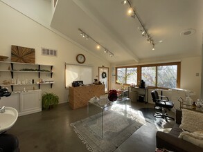 2482 Newport Blvd, Costa Mesa, CA for lease Building Photo- Image 1 of 14