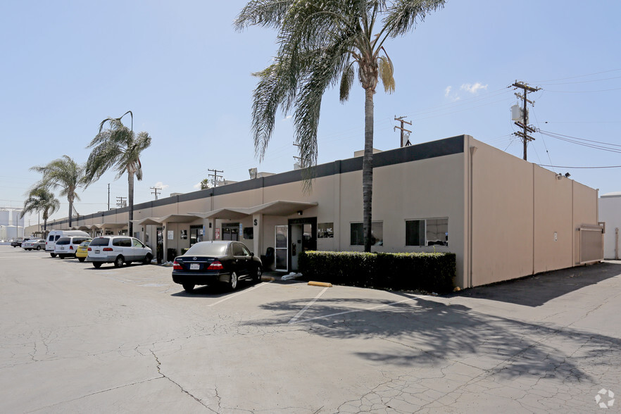 15421 Carmenita Rd, Santa Fe Springs, CA for lease - Primary Photo - Image 2 of 5