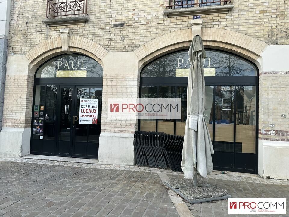 Retail in Chartres for lease Building Photo- Image 1 of 8