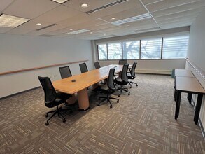 945-951 Hornet Dr, Hazelwood, MO for lease Interior Photo- Image 2 of 15