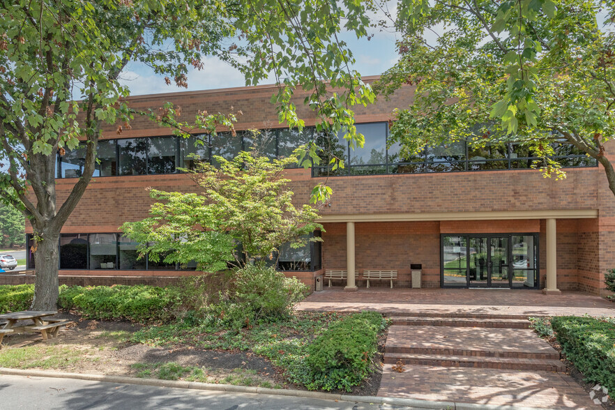 10800-10802 Parkridge Blvd, Reston, VA for lease - Building Photo - Image 3 of 3