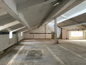 Vicarage Walk, Frome for lease Interior Photo- Image 2 of 3