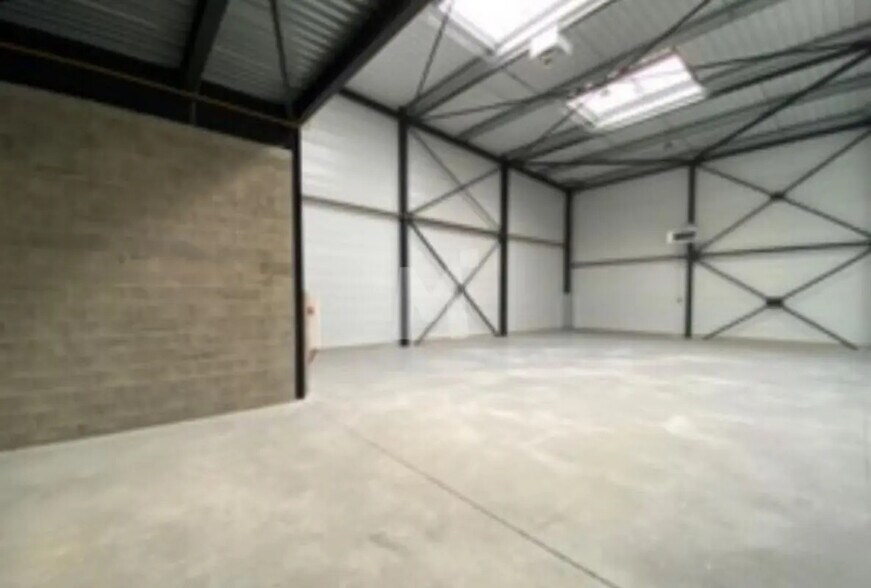 Flex in Montgeron for sale - Interior Photo - Image 3 of 5