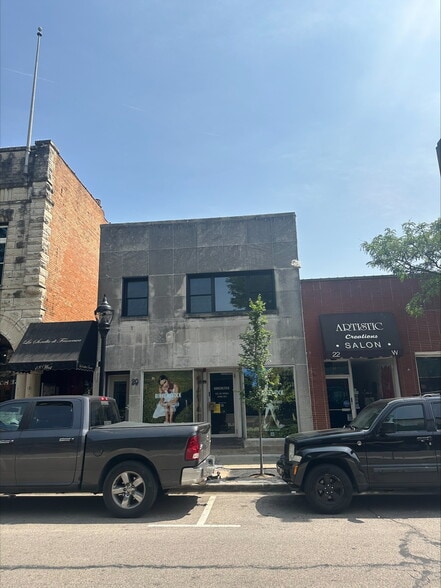 20 W Jefferson Ave, Naperville, IL for lease - Building Photo - Image 1 of 6