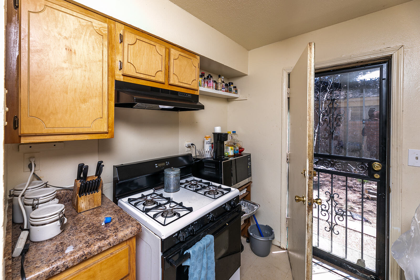 1914 Ezell St, Memphis, TN 38111 Brittany Apartments