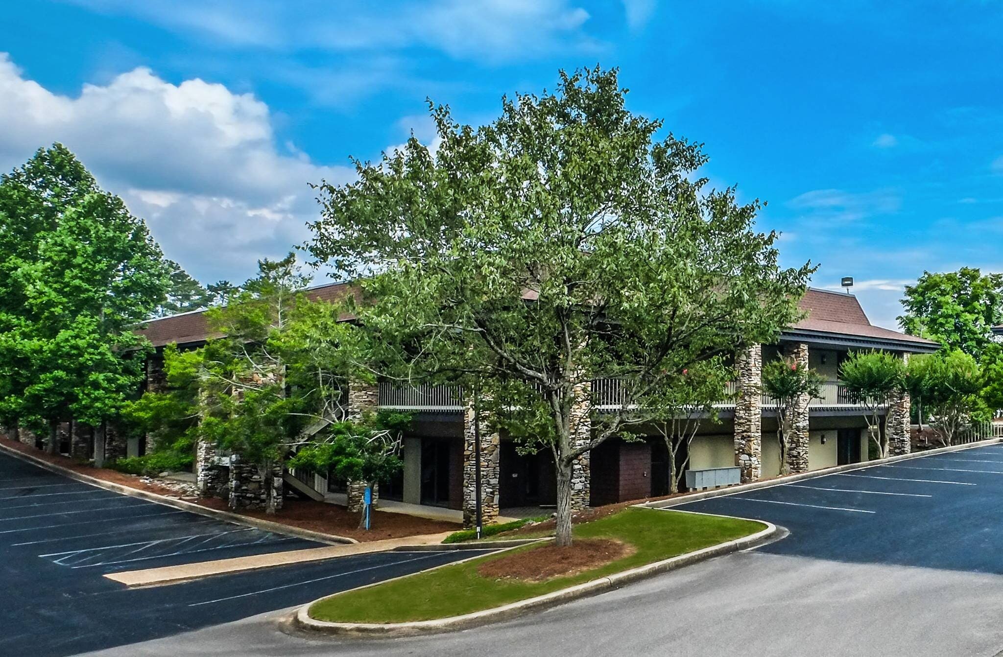 200 Cahaba Park Cir, Birmingham, AL for lease Building Photo- Image 1 of 19
