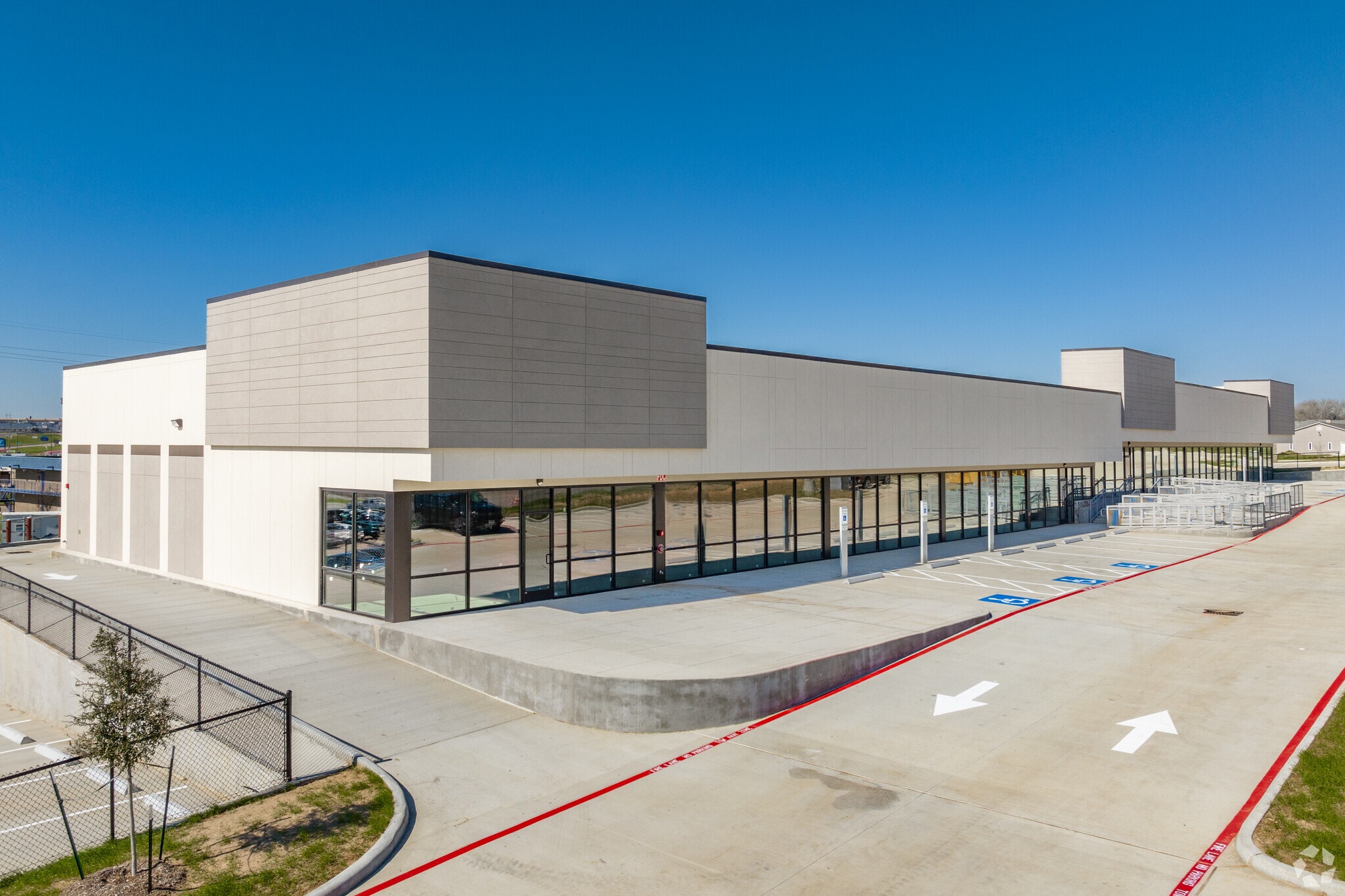 2600 Becker Dr, Brenham, TX for lease Primary Photo- Image 1 of 16