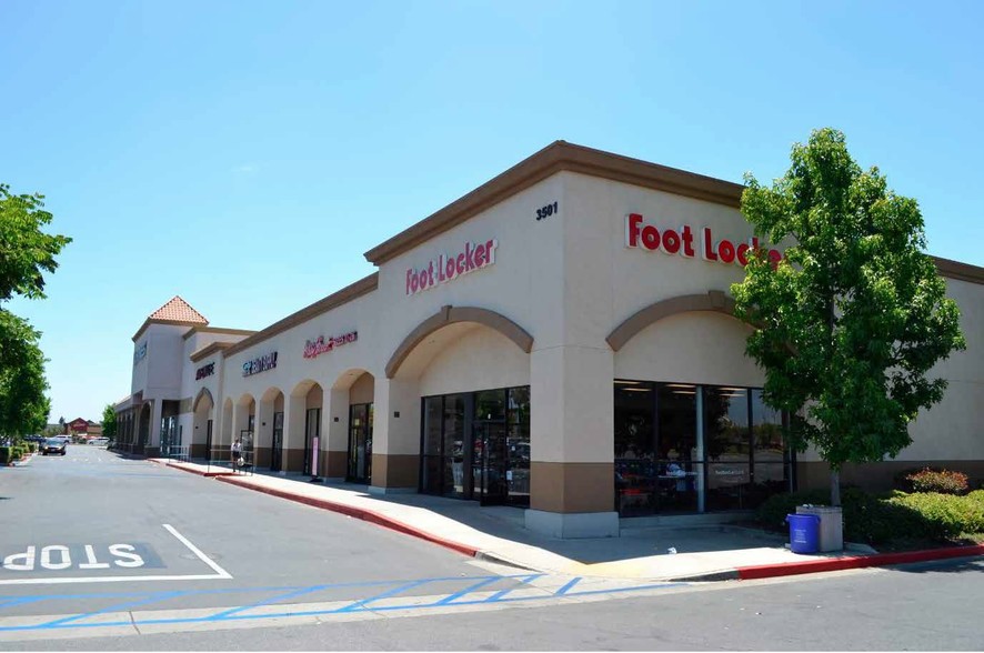 3363-3531 W Century Blvd, Inglewood, CA for lease - Building Photo - Image 1 of 10