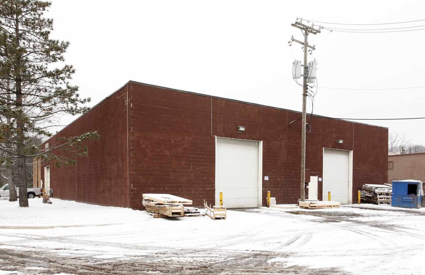 21342 Bridge St, Southfield, MI 48033