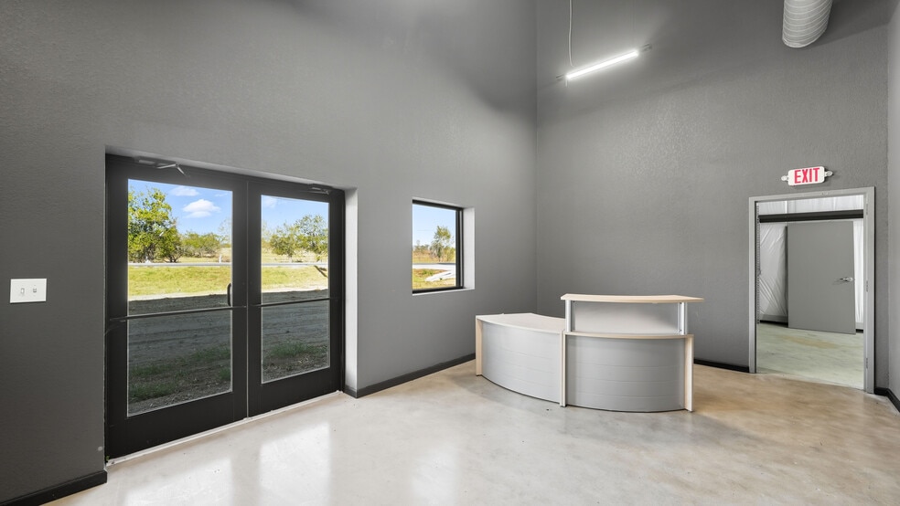 5345 US 87, Stockdale, TX for sale - Building Photo - Image 1 of 22