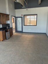 320 1st St N, Jacksonville Beach, FL for lease Interior Photo- Image 2 of 6