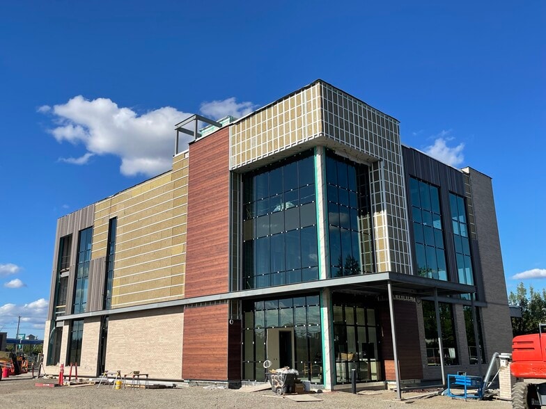 2951 Stacy Allison Way, Woodburn, OR for lease - Building Photo - Image 3 of 3