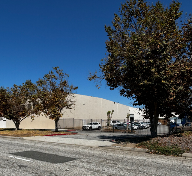 399 W Artesia Blvd, Compton, CA for lease - Building Photo - Image 2 of 4